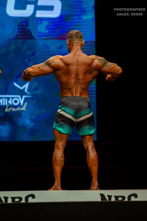 MEN'S PHYSIQUE 174